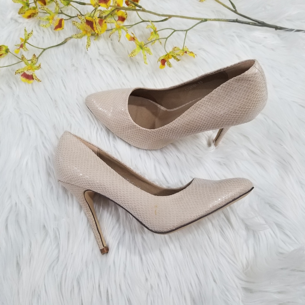 RIVERBERRY Gaby Pointed Heels Snake Color Beige SIZE 8.5.
